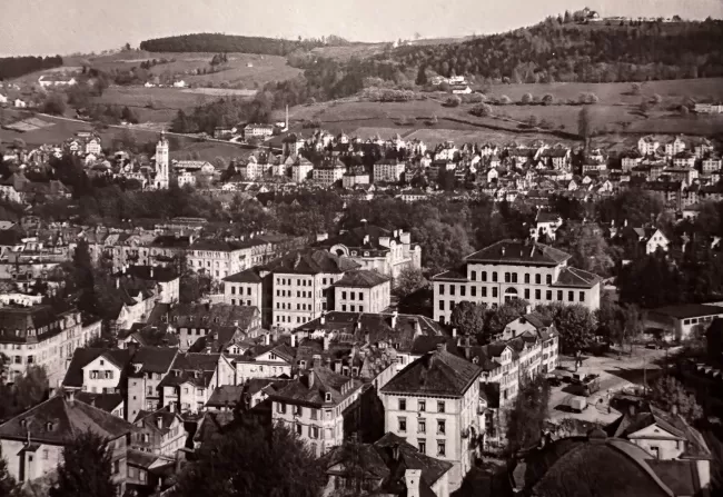 Ansicht St. Jakob Vorstadt vom Rosenberg (heutiger Standort Universist&auml;t St. Gallen HSG),  Ansichtskarte 1948, Foto Gross, Sammlung L. Hungerb&uuml;hler